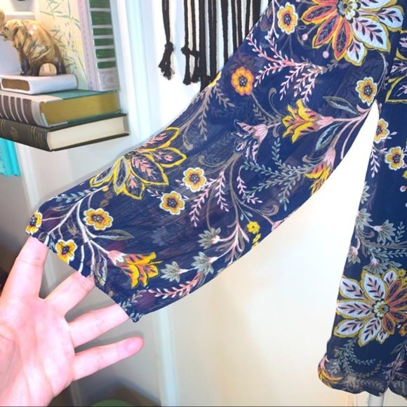 🍍St John’s Bay navy floral tie front fully lined shirt size M - Picture 6 of 8